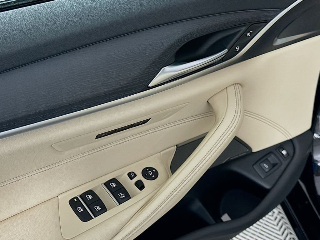 2023 BMW 5 Series - Image 18