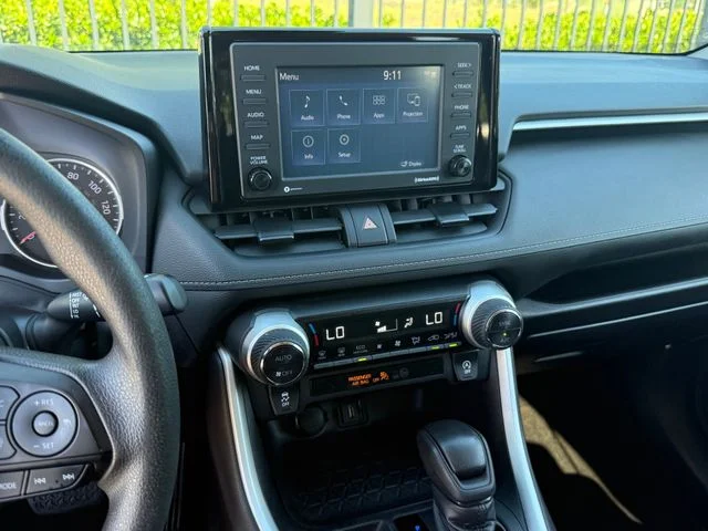 2021 Toyota RAV4 - Image 13