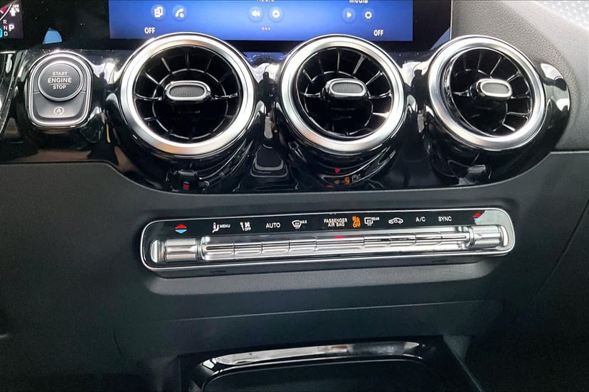 2025 Mercedes-Benz GLA 250 - Image 35