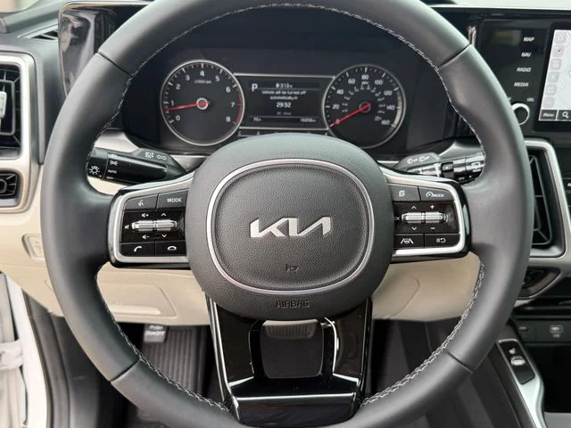 2023 Kia Sorento - Image 11