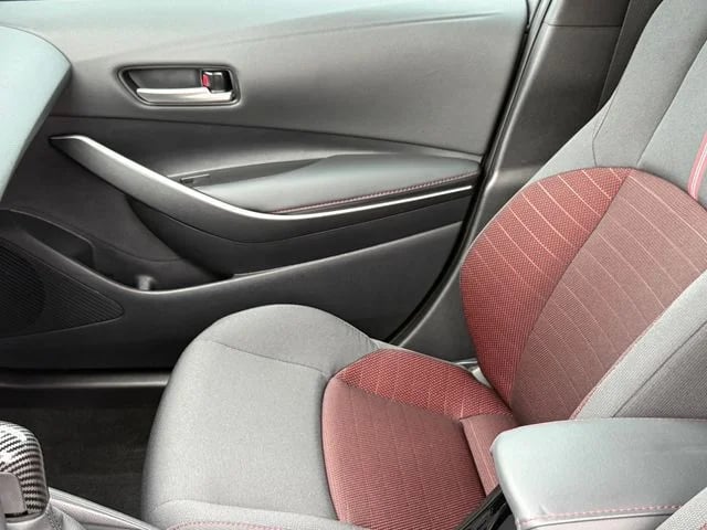 2025 Toyota Corolla - Image 13