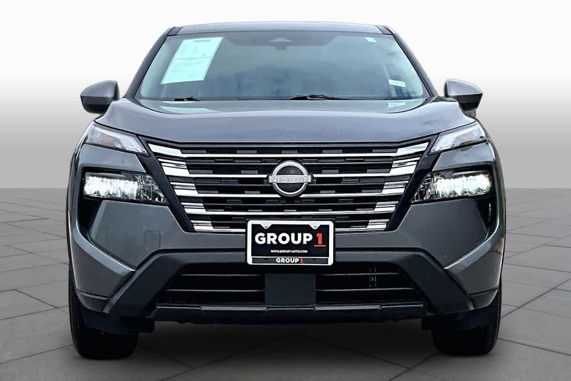 2025 Nissan Rogue - Image 2