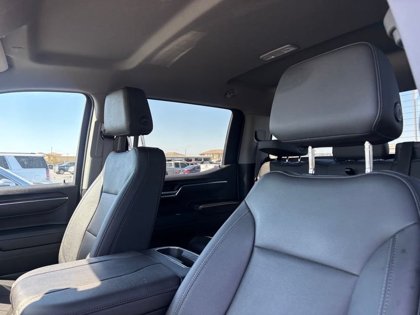 2023 GMC Sierra 1500 - Image 10
