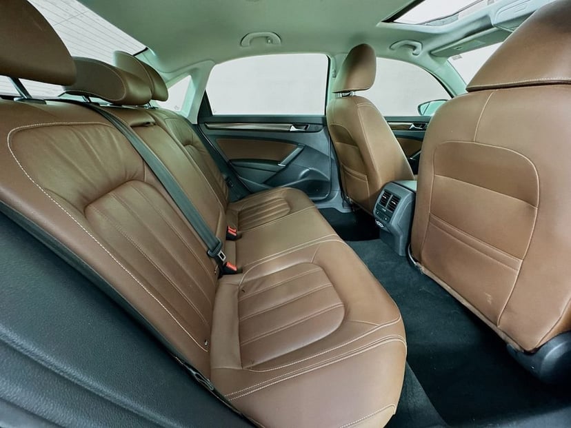 2022 Volkswagen Passat - Image 33