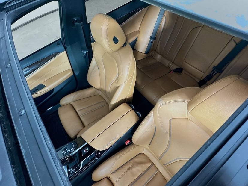 2020 BMW 5 Series - Image 28
