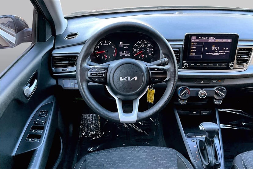 2022 Kia Rio - Image 6