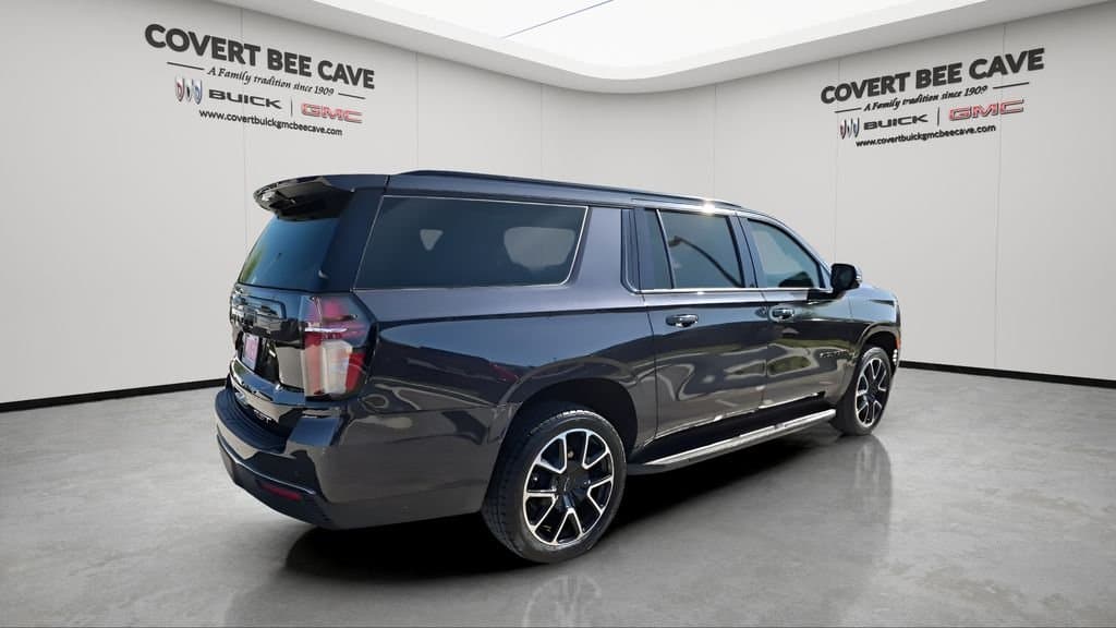 2022 Chevrolet Suburban - Image 9