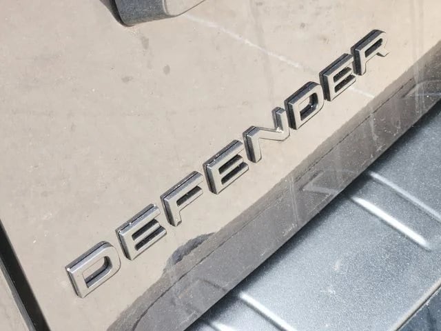2026 Land Rover Defender 110 - Image 8