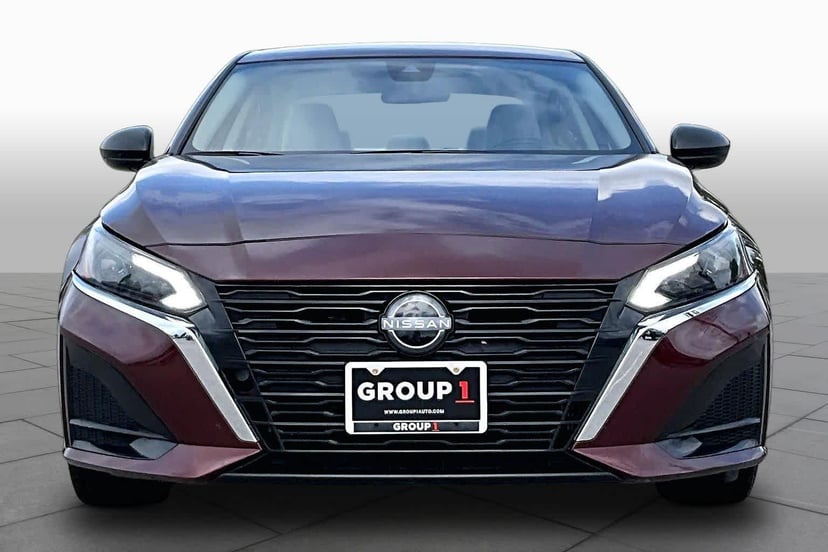 2025 Nissan Altima - Image 4