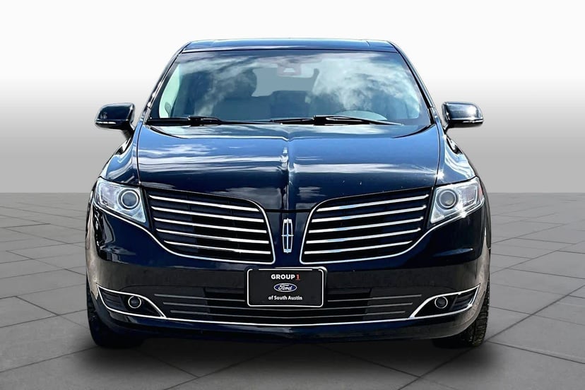 2018 Lincoln MKT - Image 2