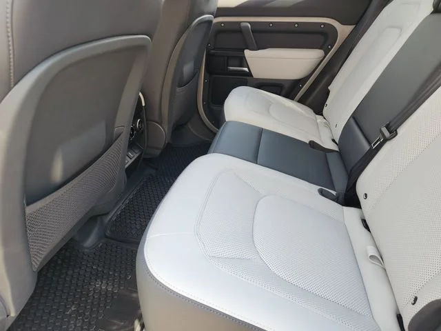 2026 Land Rover Defender 110 - Image 29
