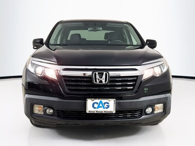 2018 Honda Ridgeline - Image 2