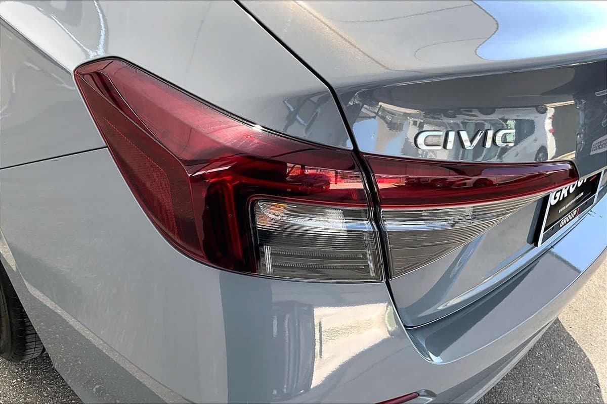 2025 Honda Civic - Image 28