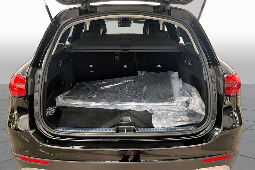 2025 Mercedes-Benz GLC 350e - Image 37