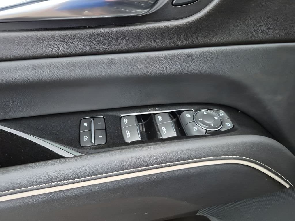 2021 Cadillac Escalade - Image 30