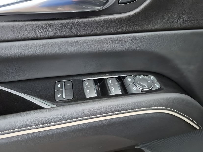 2021 Cadillac Escalade - Image 30