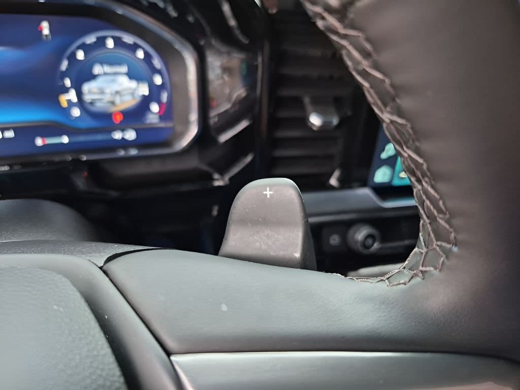 2025 Chevrolet Silverado 1500 - Image 37