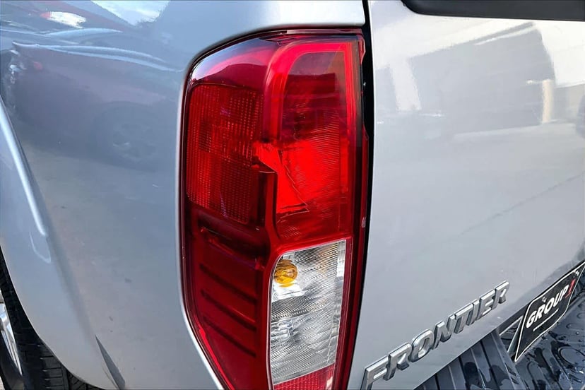 2015 Nissan Frontier - Image 27