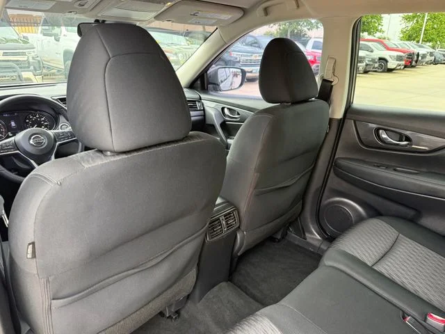 2019 Nissan Rogue - Image 28