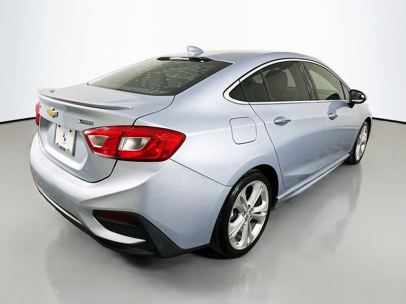 2017 Chevrolet Cruze - Image 5