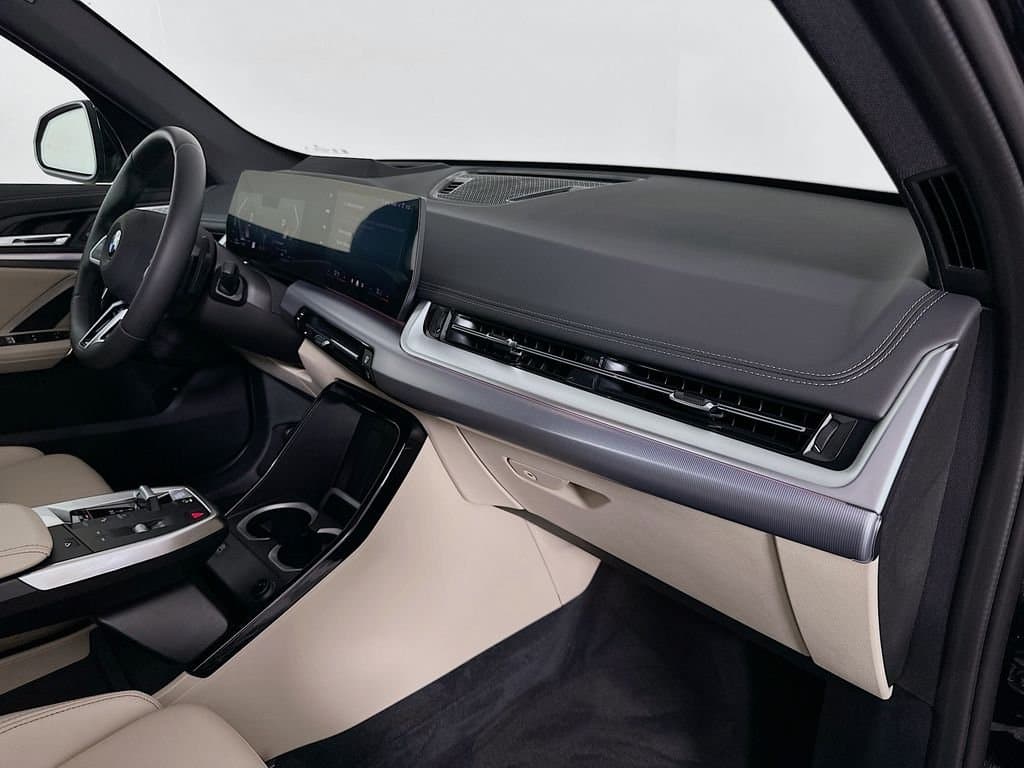 2025 BMW X1 - Image 29