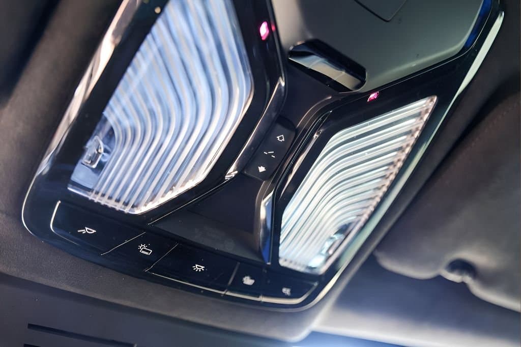 2023 BMW X7 - Image 22