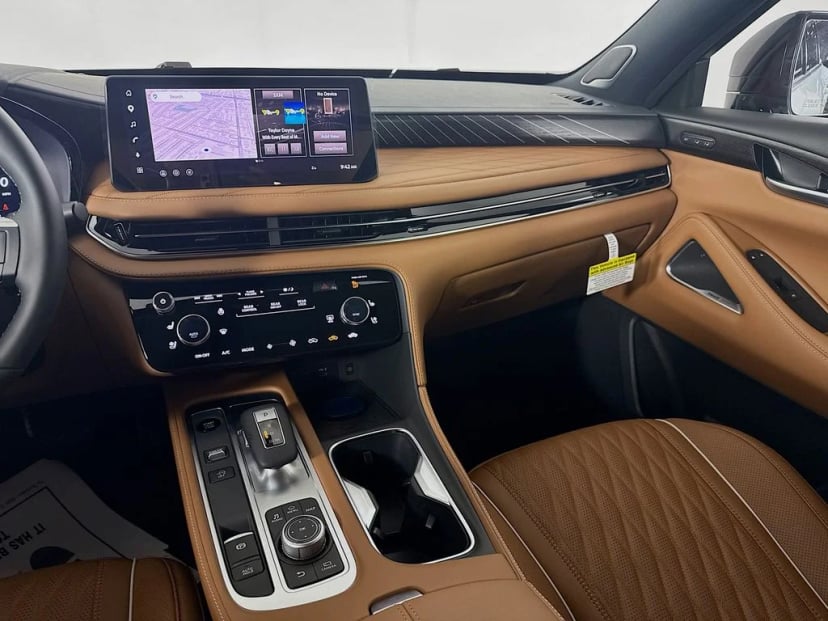 2027 INFINITI QX60 - Image 28