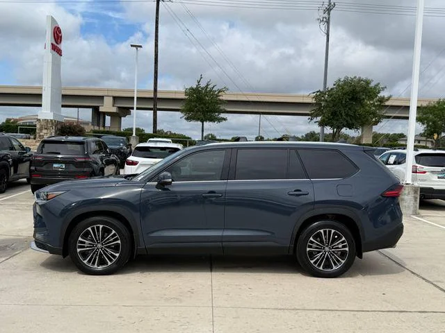 2025 Toyota Grand Highlander Hybrid - Image 39