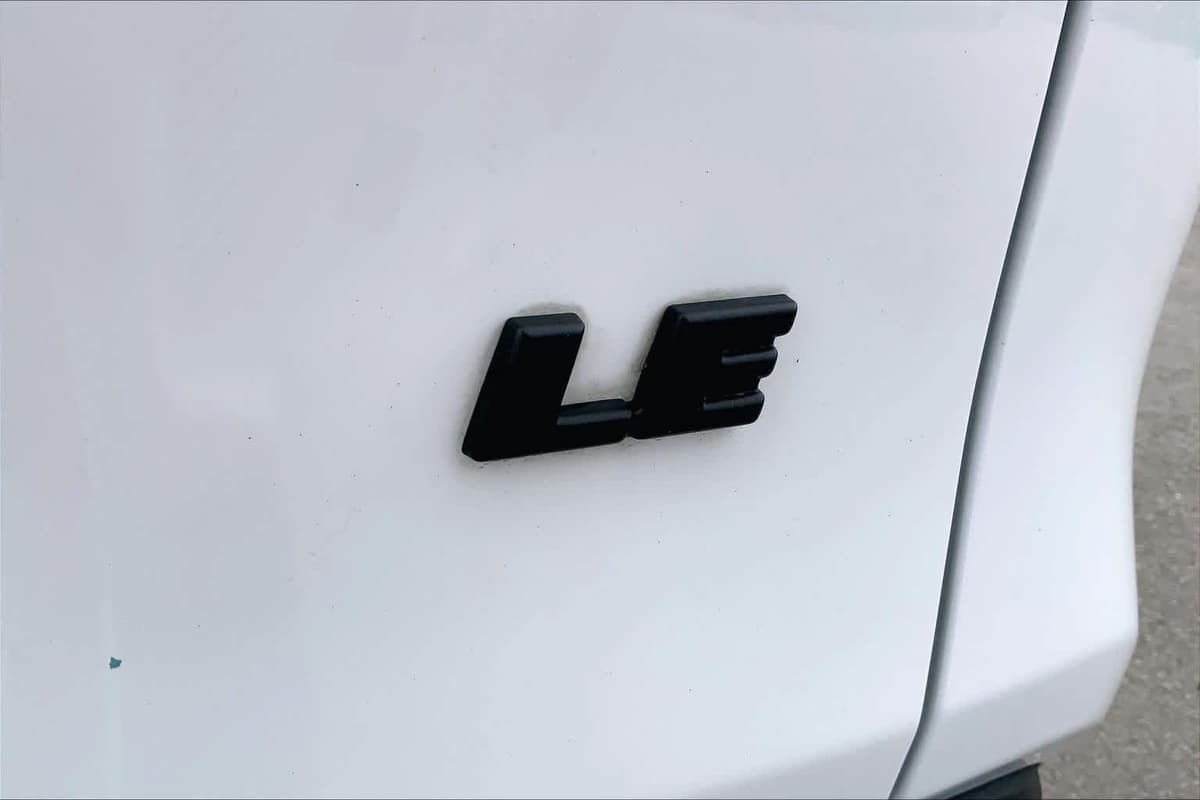 2023 Toyota RAV4 - Image 10