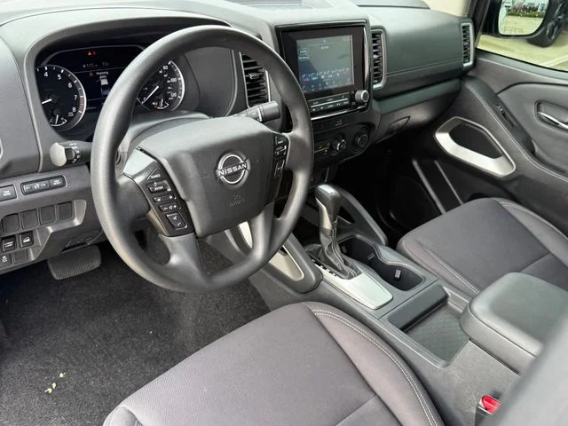 2022 Nissan Frontier - Image 9