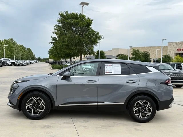 2025 Kia Sportage - Image 7