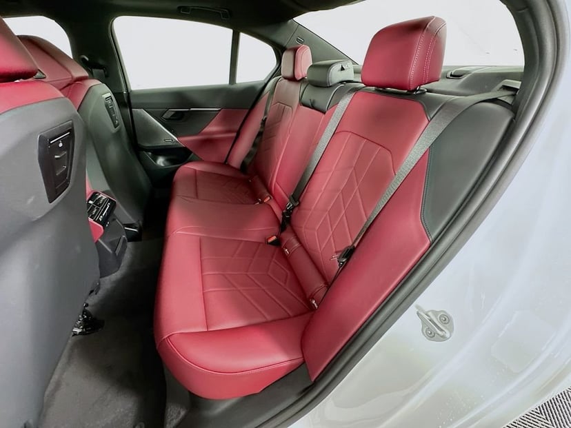 2025 BMW 5 Series - Image 25