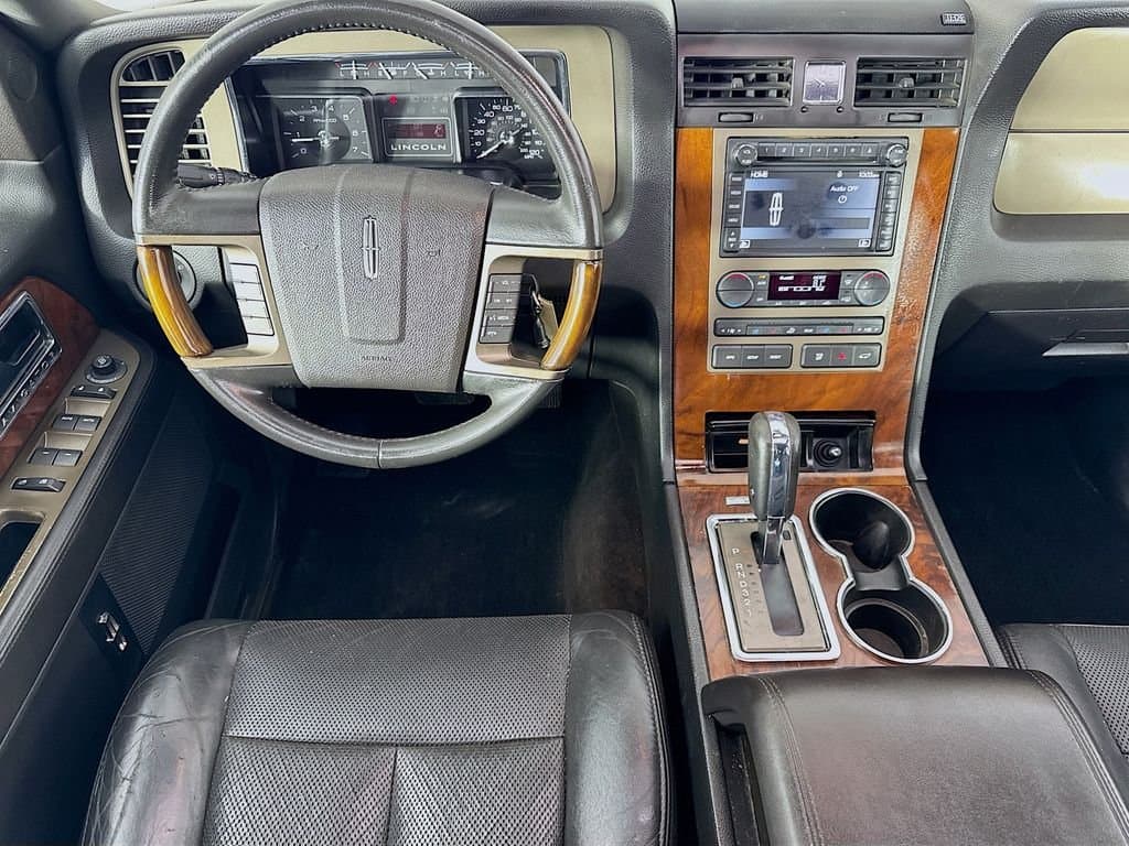 2013 LINCOLN Navigator - Image 29