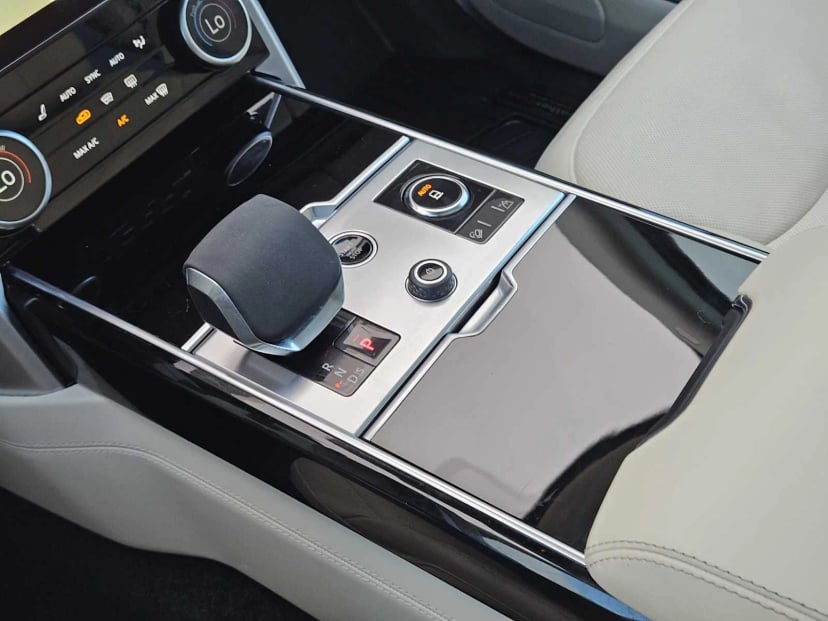 2023 Land Rover Range Rover - Image 20