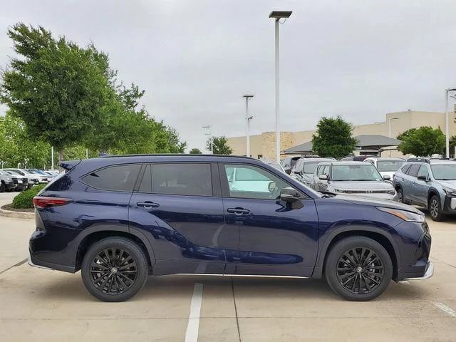 2025 Toyota Highlander - Image 32
