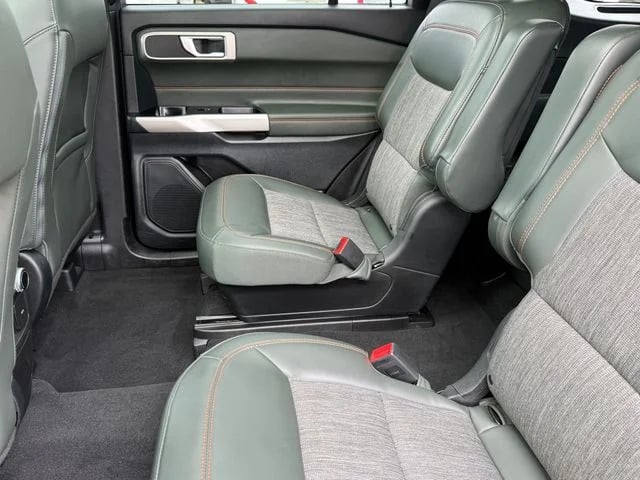 2023 Ford Explorer - Image 28