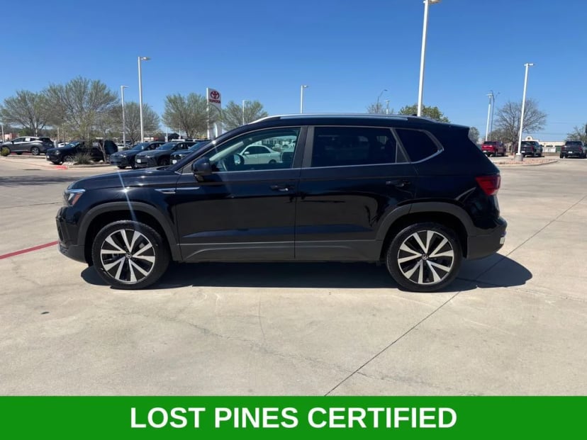 2024 Volkswagen Taos - Image 2