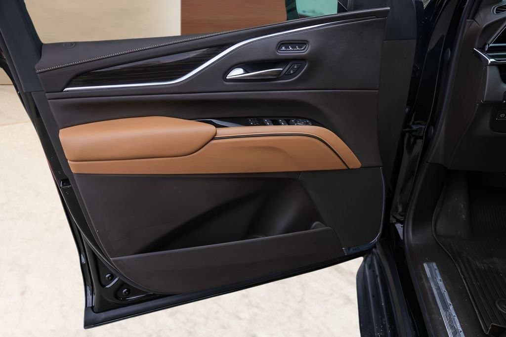 2021 Cadillac Escalade - Image 24