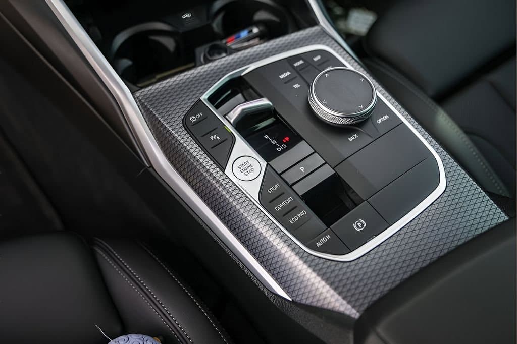 2023 BMW 3 Series - Image 19