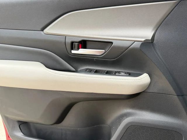 2024 Toyota Grand Highlander - Image 57