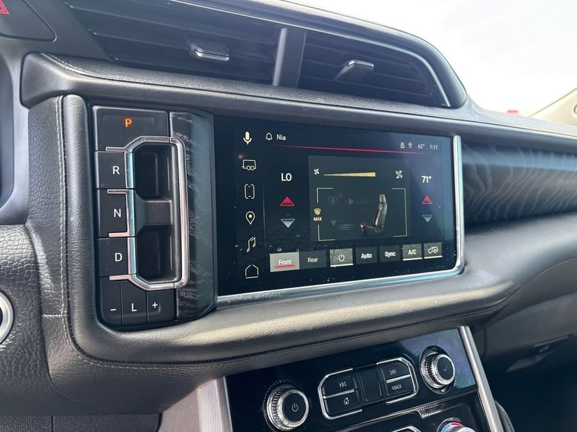 2023 GMC Yukon - Image 17