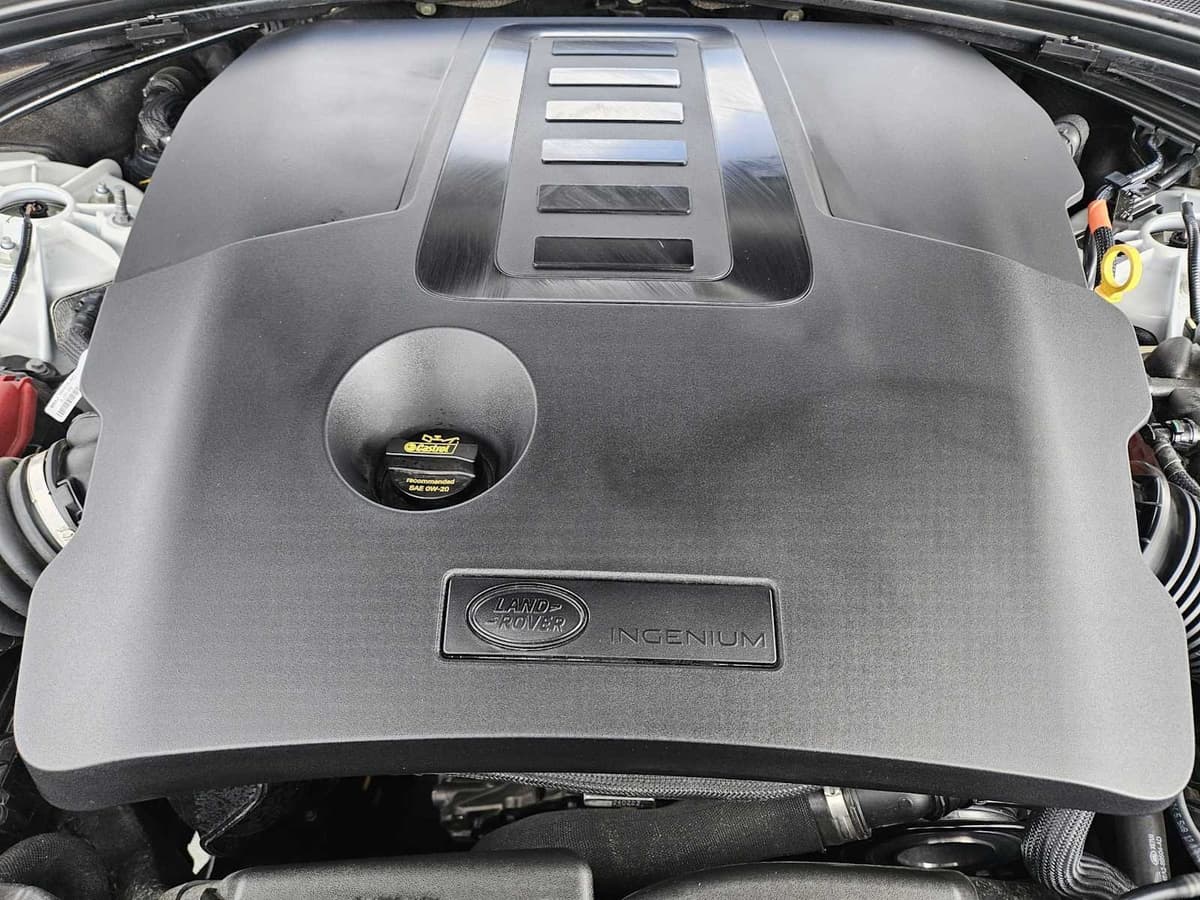 2025 Land Rover Range Rover Velar - Image 29