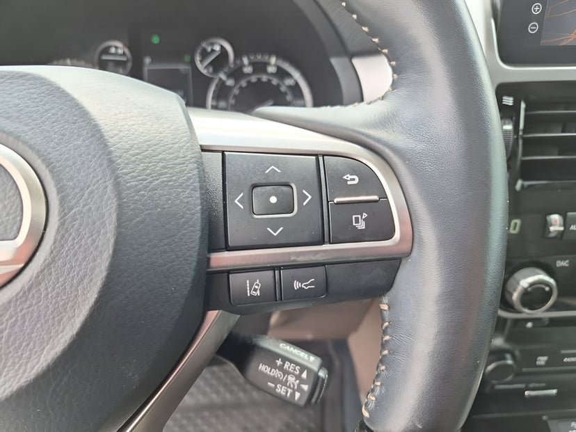 2022 Lexus GX - Image 34