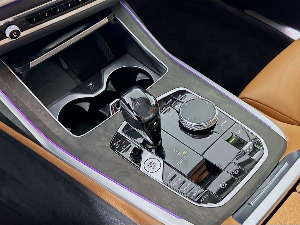 2021 BMW X7 - Image 17