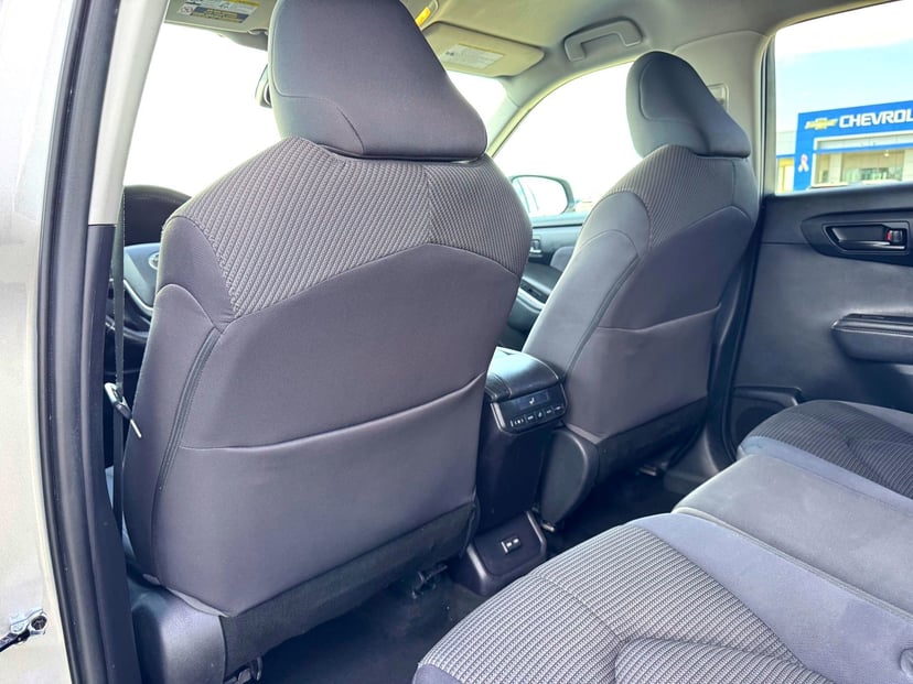 2022 Toyota Highlander - Image 18