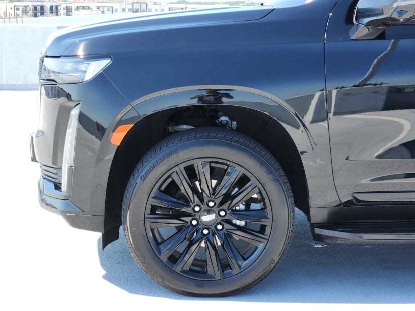2024 Cadillac Escalade - Image 9