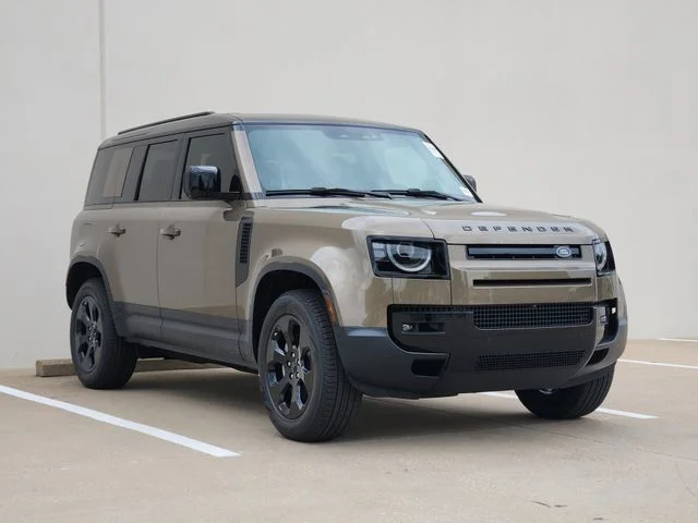 2026 Land Rover Defender 110 - Image 2