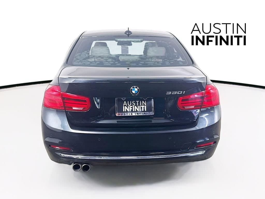 2017 BMW 3 - Image 8