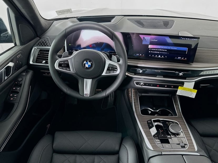 2026 BMW X7 - Image 19