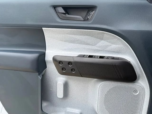 2025 Ford Maverick - Image 21